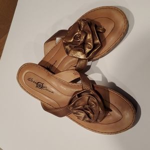 Born, super comfortable, size 7 flats